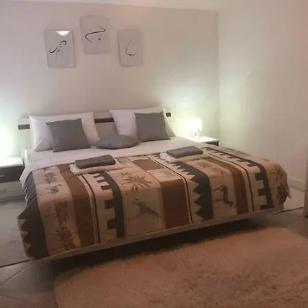 Bingo Apartment *